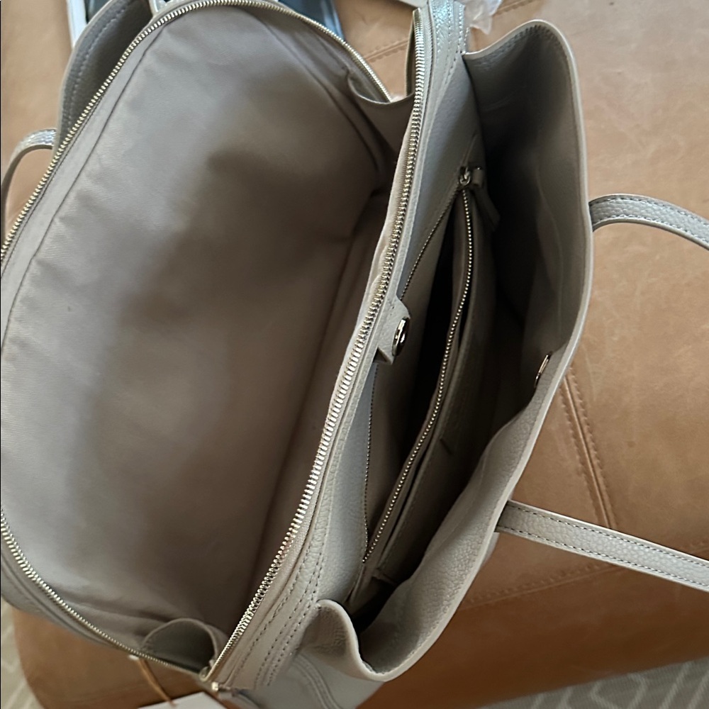 Quince Light Gray Shoulder Bag